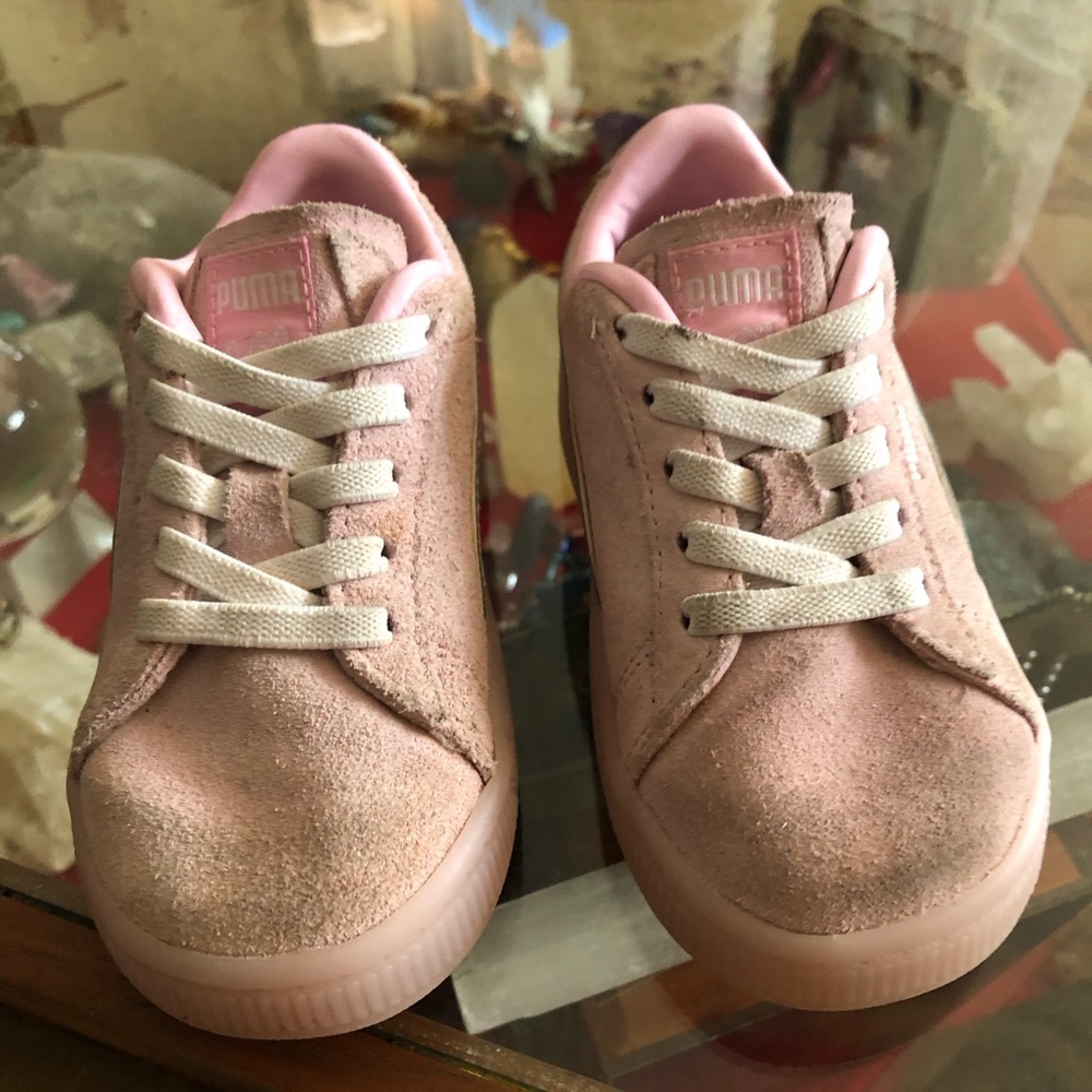 Palma pink suede tennis shoes.